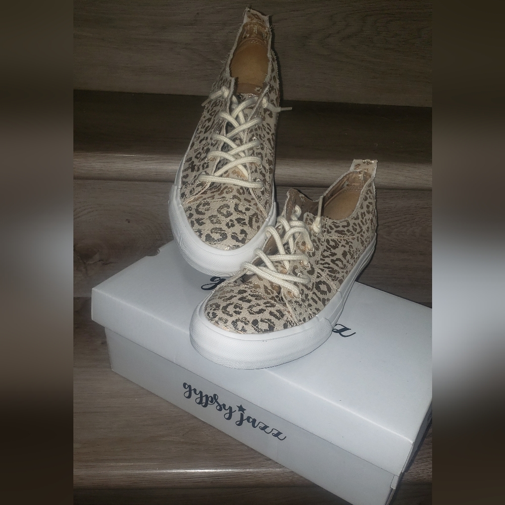 Gypsy Jazz "Kyrie" Metallic Rose Gold Leopard Print Sneakers Size 10
